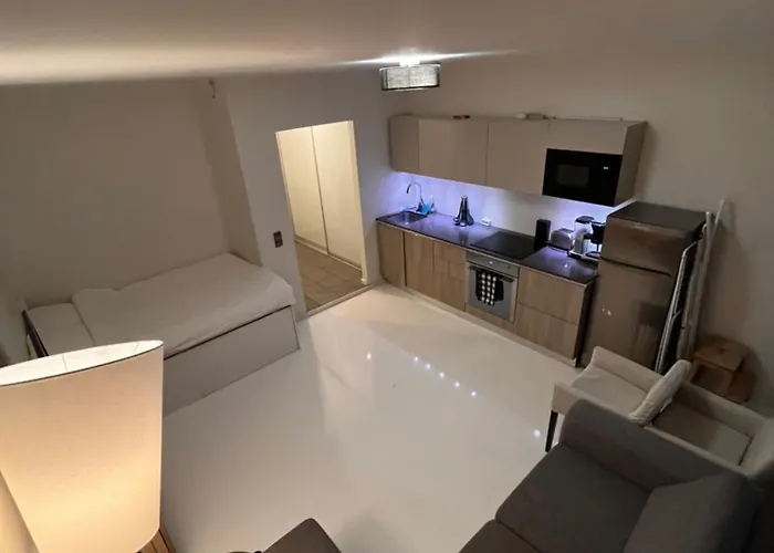 Modern Studio With Balcony In City Center